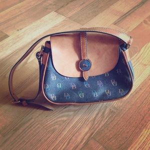 Dooney & Bourke Wristlet / Handbag